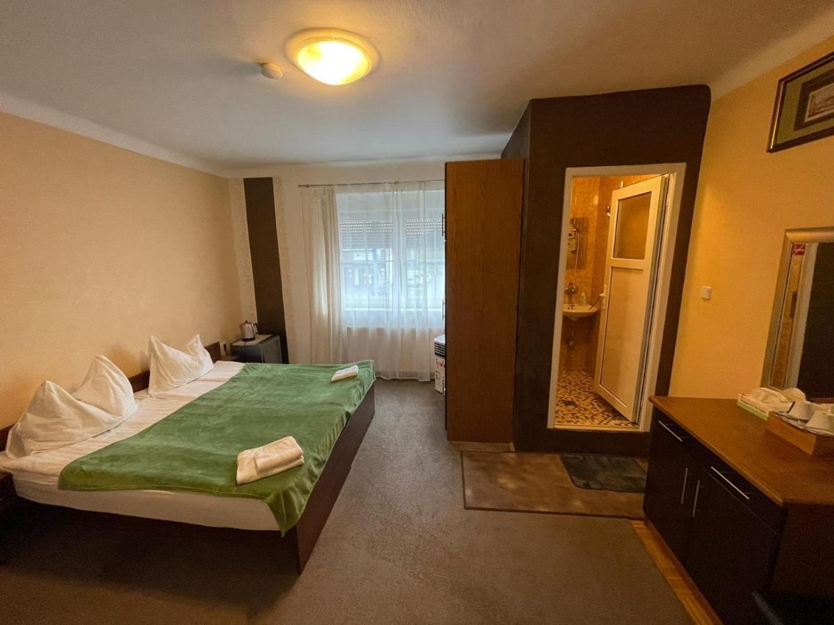 451 Rooms Graz Extérieur photo