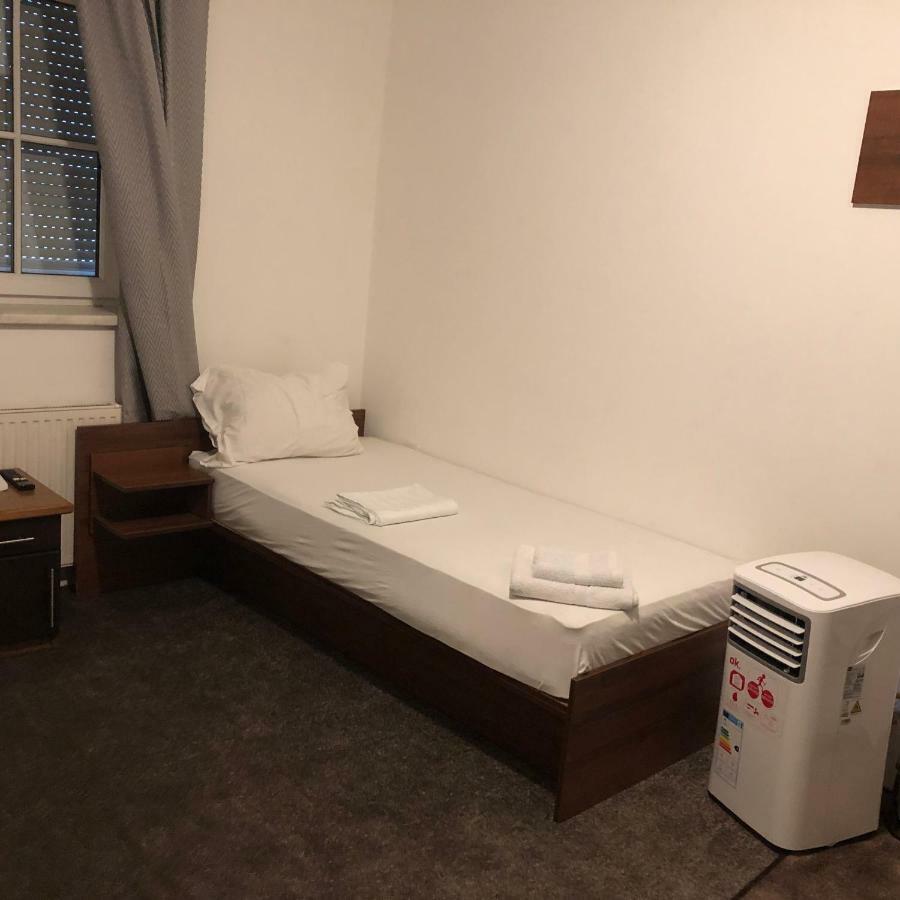 451 Rooms Graz Extérieur photo